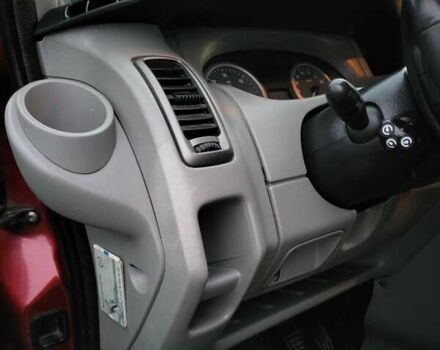 Червоний Опель Віваро, об'ємом двигуна 2.5 л та пробігом 377 тис. км за 7050 $, фото 10 на Automoto.ua