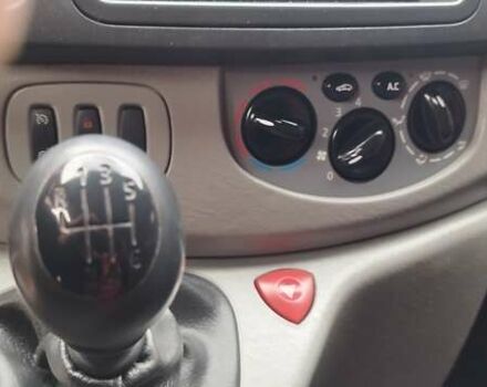 Красный Опель Виваро, объемом двигателя 2 л и пробегом 251 тыс. км за 12200 $, фото 25 на Automoto.ua