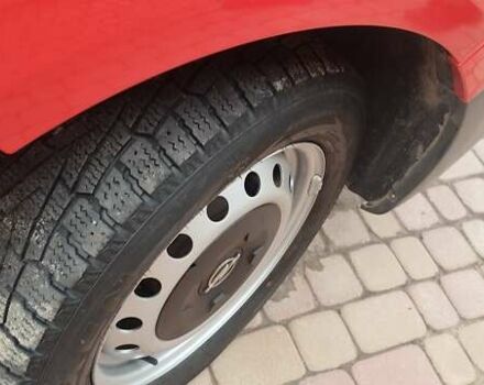 Красный Опель Виваро, объемом двигателя 2 л и пробегом 251 тыс. км за 12200 $, фото 4 на Automoto.ua