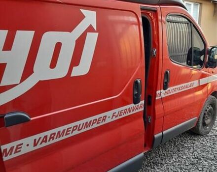 Красный Опель Виваро, объемом двигателя 2.5 л и пробегом 436 тыс. км за 5900 $, фото 1 на Automoto.ua