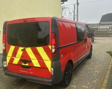 Красный Опель Виваро, объемом двигателя 2.5 л и пробегом 190 тыс. км за 4600 $, фото 5 на Automoto.ua