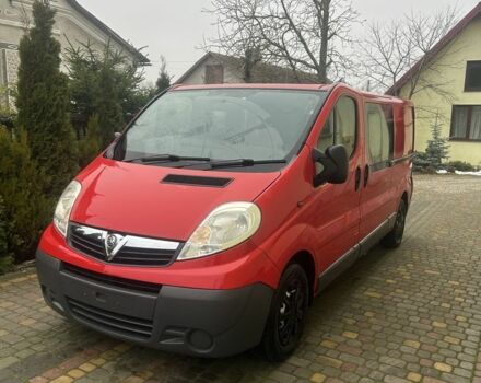 Красный Опель Виваро, объемом двигателя 2.5 л и пробегом 190 тыс. км за 4600 $, фото 2 на Automoto.ua