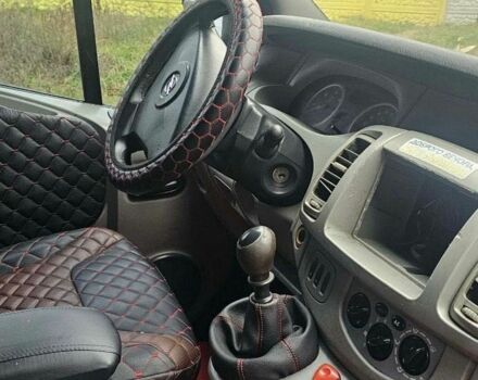 Красный Опель Виваро, объемом двигателя 2.5 л и пробегом 320 тыс. км за 7650 $, фото 7 на Automoto.ua