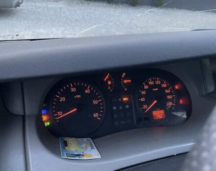 Красный Опель Виваро, объемом двигателя 2.5 л и пробегом 322 тыс. км за 7500 $, фото 7 на Automoto.ua