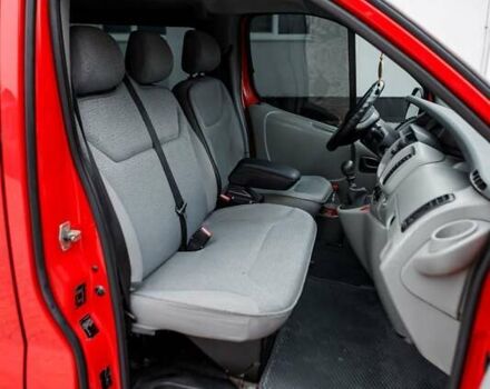 Червоний Опель Віваро, об'ємом двигуна 1.87 л та пробігом 400 тис. км за 8300 $, фото 19 на Automoto.ua