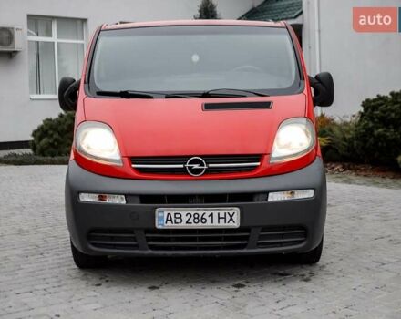 Червоний Опель Віваро, об'ємом двигуна 1.87 л та пробігом 400 тис. км за 8300 $, фото 1 на Automoto.ua