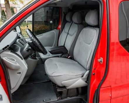 Червоний Опель Віваро, об'ємом двигуна 1.87 л та пробігом 400 тис. км за 8300 $, фото 17 на Automoto.ua