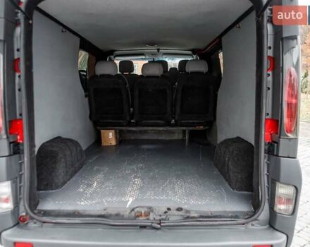 Червоний Опель Віваро, об'ємом двигуна 1.87 л та пробігом 400 тис. км за 8300 $, фото 24 на Automoto.ua