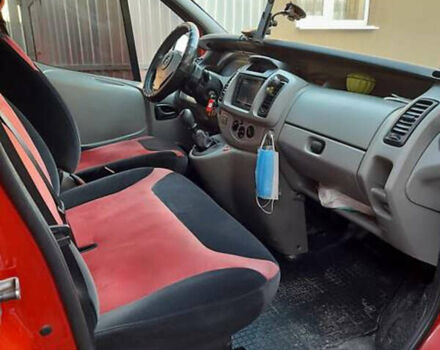 Красный Опель Виваро, объемом двигателя 2.46 л и пробегом 449 тыс. км за 5800 $, фото 7 на Automoto.ua