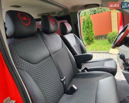 Красный Опель Виваро, объемом двигателя 2 л и пробегом 234 тыс. км за 8800 $, фото 70 на Automoto.ua