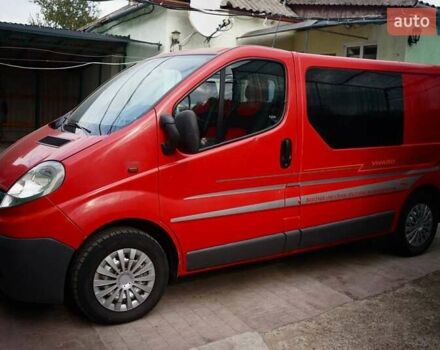 Червоний Опель Віваро, об'ємом двигуна 2 л та пробігом 280 тис. км за 7800 $, фото 1 на Automoto.ua