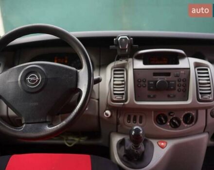 Червоний Опель Віваро, об'ємом двигуна 2 л та пробігом 280 тис. км за 7800 $, фото 4 на Automoto.ua