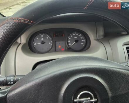Червоний Опель Віваро, об'ємом двигуна 0 л та пробігом 264 тис. км за 9500 $, фото 12 на Automoto.ua