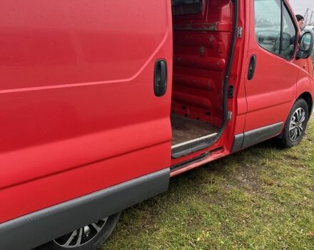 Красный Опель Виваро, объемом двигателя 2 л и пробегом 226 тыс. км за 7800 $, фото 3 на Automoto.ua