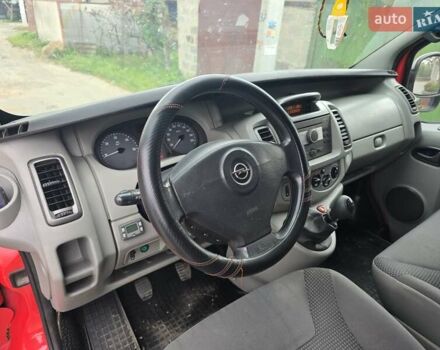 Червоний Опель Віваро, об'ємом двигуна 0 л та пробігом 264 тис. км за 9500 $, фото 7 на Automoto.ua