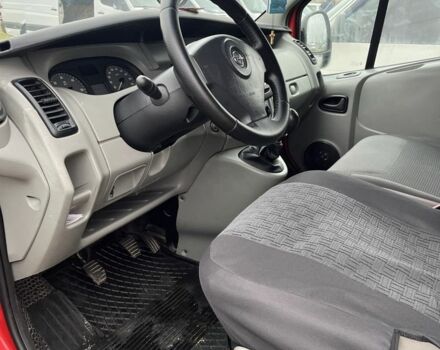 Красный Опель Виваро, объемом двигателя 2 л и пробегом 226 тыс. км за 7800 $, фото 6 на Automoto.ua