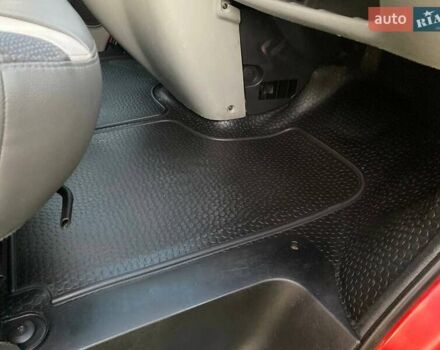 Червоний Опель Віваро, об'ємом двигуна 2 л та пробігом 378 тис. км за 8999 $, фото 26 на Automoto.ua