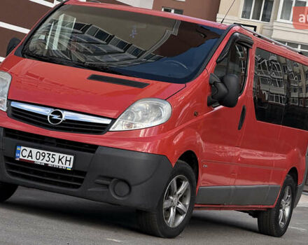 Красный Опель Виваро, объемом двигателя 2 л и пробегом 400 тыс. км за 10500 $, фото 1 на Automoto.ua
