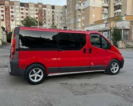 Красный Опель Виваро, объемом двигателя 2 л и пробегом 300 тыс. км за 8999 $, фото 2 на Automoto.ua