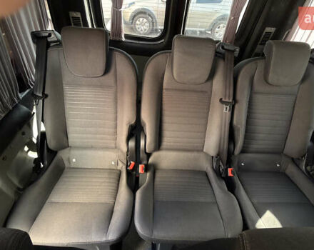 Красный Опель Виваро, объемом двигателя 2 л и пробегом 400 тыс. км за 10500 $, фото 20 на Automoto.ua