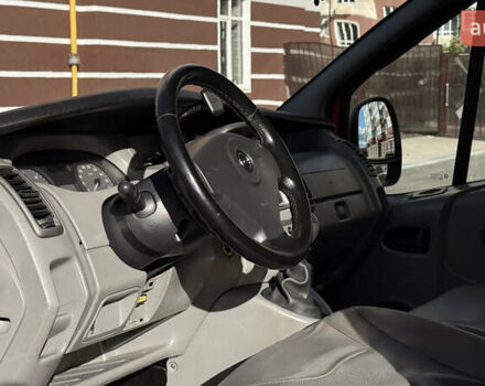 Красный Опель Виваро, объемом двигателя 2 л и пробегом 400 тыс. км за 10500 $, фото 13 на Automoto.ua