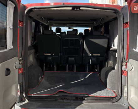 Красный Опель Виваро, объемом двигателя 2 л и пробегом 400 тыс. км за 10500 $, фото 18 на Automoto.ua