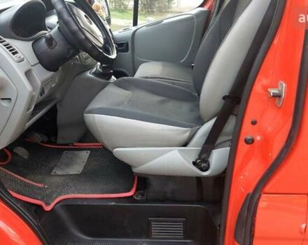 Красный Опель Виваро, объемом двигателя 2 л и пробегом 347 тыс. км за 12500 $, фото 9 на Automoto.ua