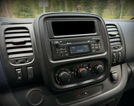 Красный Опель Виваро, объемом двигателя 1.6 л и пробегом 289 тыс. км за 11400 $, фото 8 на Automoto.ua