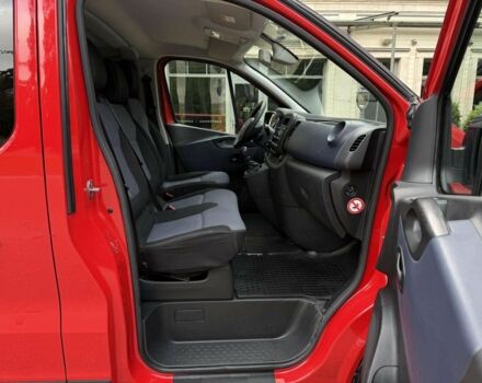 Красный Опель Виваро, объемом двигателя 1.6 л и пробегом 289 тыс. км за 11400 $, фото 2 на Automoto.ua