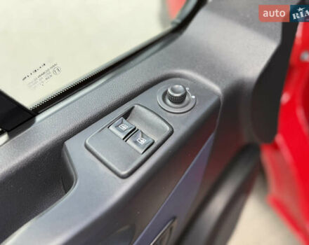 Червоний Опель Віваро, об'ємом двигуна 1.6 л та пробігом 152 тис. км за 16666 $, фото 17 на Automoto.ua