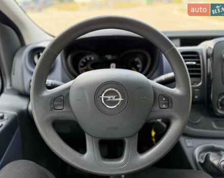 Червоний Опель Віваро, об'ємом двигуна 1.6 л та пробігом 152 тис. км за 16666 $, фото 23 на Automoto.ua