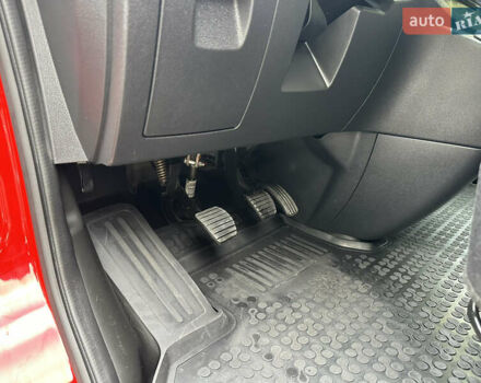 Красный Опель Виваро, объемом двигателя 1.6 л и пробегом 206 тыс. км за 12500 $, фото 61 на Automoto.ua