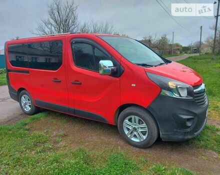 Красный Опель Виваро, объемом двигателя 1.6 л и пробегом 171 тыс. км за 17500 $, фото 2 на Automoto.ua