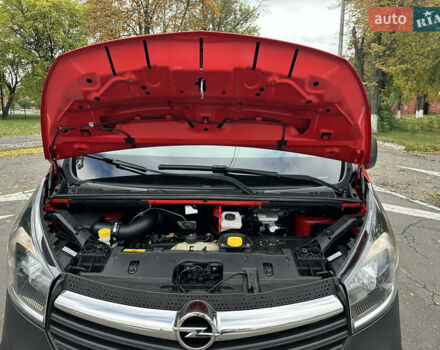 Красный Опель Виваро, объемом двигателя 1.6 л и пробегом 206 тыс. км за 12500 $, фото 62 на Automoto.ua