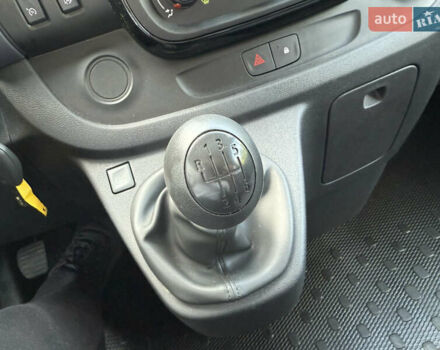 Червоний Опель Віваро, об'ємом двигуна 1.6 л та пробігом 152 тис. км за 16666 $, фото 29 на Automoto.ua