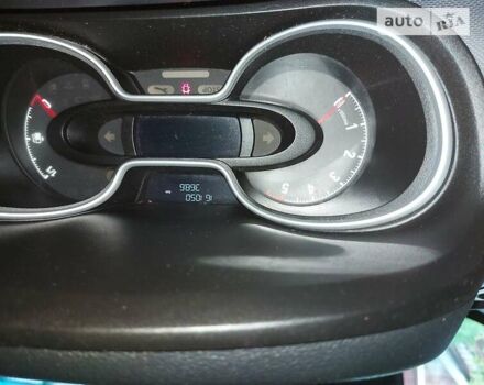 Красный Опель Виваро, объемом двигателя 1.6 л и пробегом 171 тыс. км за 17500 $, фото 1 на Automoto.ua