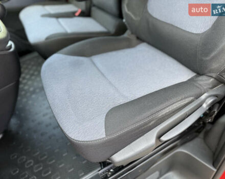 Червоний Опель Віваро, об'ємом двигуна 1.6 л та пробігом 152 тис. км за 16666 $, фото 20 на Automoto.ua