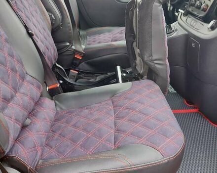 Красный Опель Виваро, объемом двигателя 1.6 л и пробегом 171 тыс. км за 17500 $, фото 12 на Automoto.ua