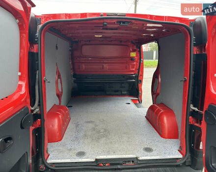 Красный Опель Виваро, объемом двигателя 1.6 л и пробегом 206 тыс. км за 12500 $, фото 65 на Automoto.ua