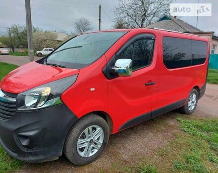 Красный Опель Виваро, объемом двигателя 1.6 л и пробегом 171 тыс. км за 17500 $, фото 3 на Automoto.ua