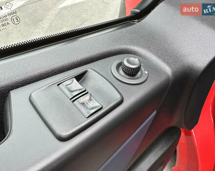 Красный Опель Виваро, объемом двигателя 1.6 л и пробегом 206 тыс. км за 12500 $, фото 54 на Automoto.ua