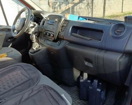 Красный Опель Виваро, объемом двигателя 1.6 л и пробегом 280 тыс. км за 14500 $, фото 4 на Automoto.ua