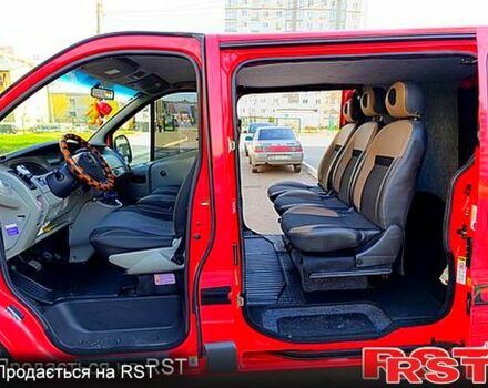 Опель Виваро 2002 в Подольск (Котовск) на Automoto.ua Красный Опель Виваро, объемом двигателя 1.9 л и пробегом 288 тыс. км за 6400 $, фото 2 на Automoto.ua