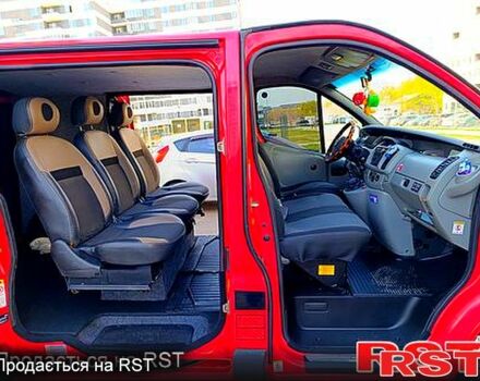 Опель Виваро 2002 в Подольск (Котовск) на Automoto.ua Красный Опель Виваро, объемом двигателя 1.9 л и пробегом 288 тыс. км за 6400 $, фото 4 на Automoto.ua