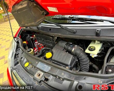 Червоний Опель Віваро, об'ємом двигуна 2 л та пробігом 320 тис. км за 8500 $, фото 3 на Automoto.ua