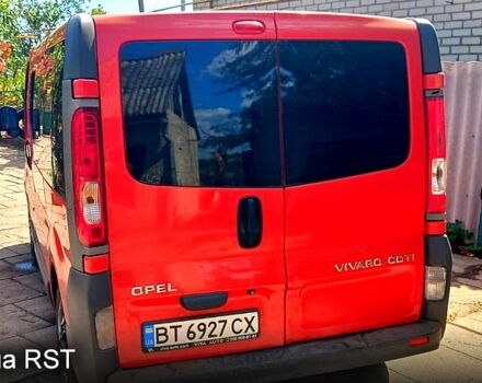 Червоний Опель Віваро, об'ємом двигуна 2 л та пробігом 316 тис. км за 9000 $, фото 9 на Automoto.ua