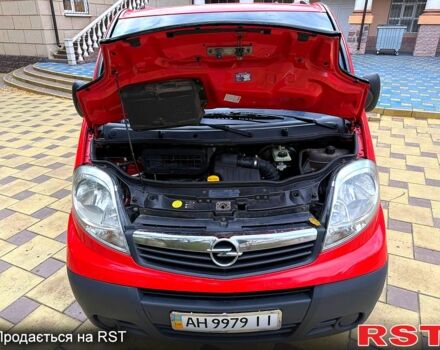 Червоний Опель Віваро, об'ємом двигуна 2 л та пробігом 320 тис. км за 8500 $, фото 4 на Automoto.ua
