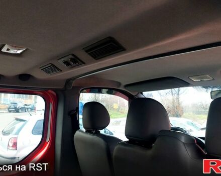 Красный Опель Виваро, объемом двигателя 2 л и пробегом 346 тыс. км за 12500 $, фото 6 на Automoto.ua