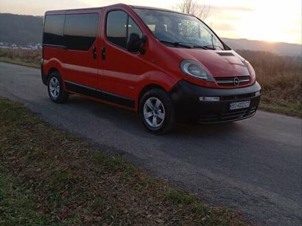 Червоний Опель Віваро, об'ємом двигуна 1.9 л та пробігом 404 тис. км за 5400 $, фото 1 на Automoto.ua