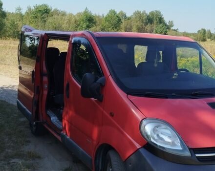 Червоний Опель Віваро, об'ємом двигуна 1.9 л та пробігом 371 тис. км за 5100 $, фото 1 на Automoto.ua